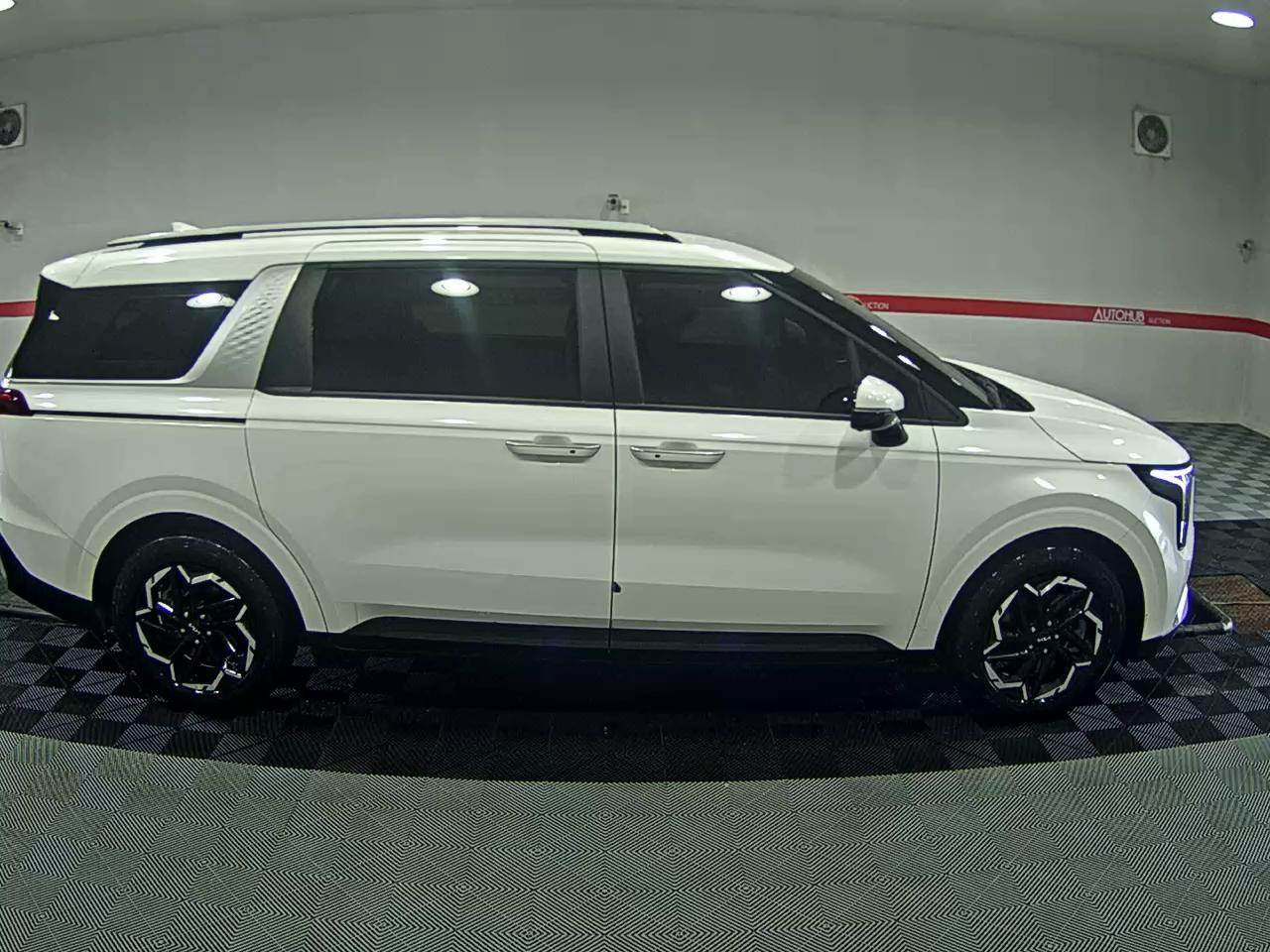2025 - kia carnival