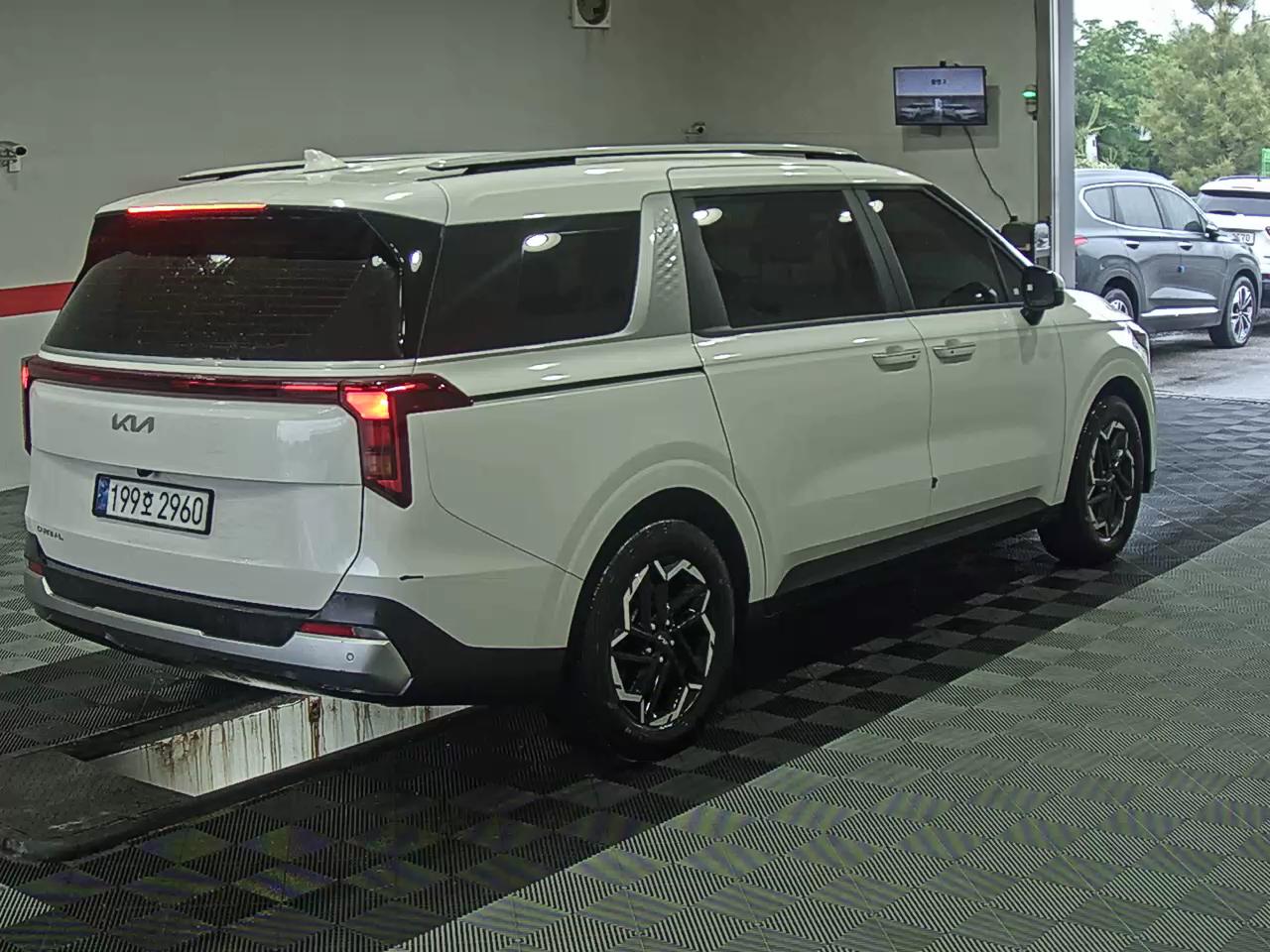 2025 - kia carnival