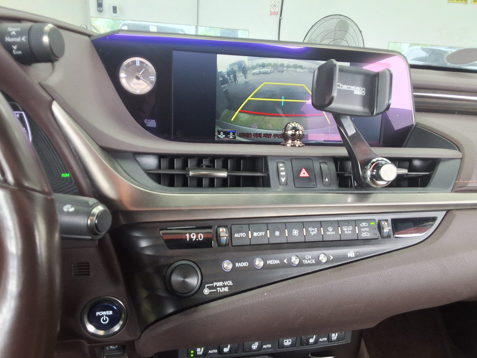 2019 - lexus es