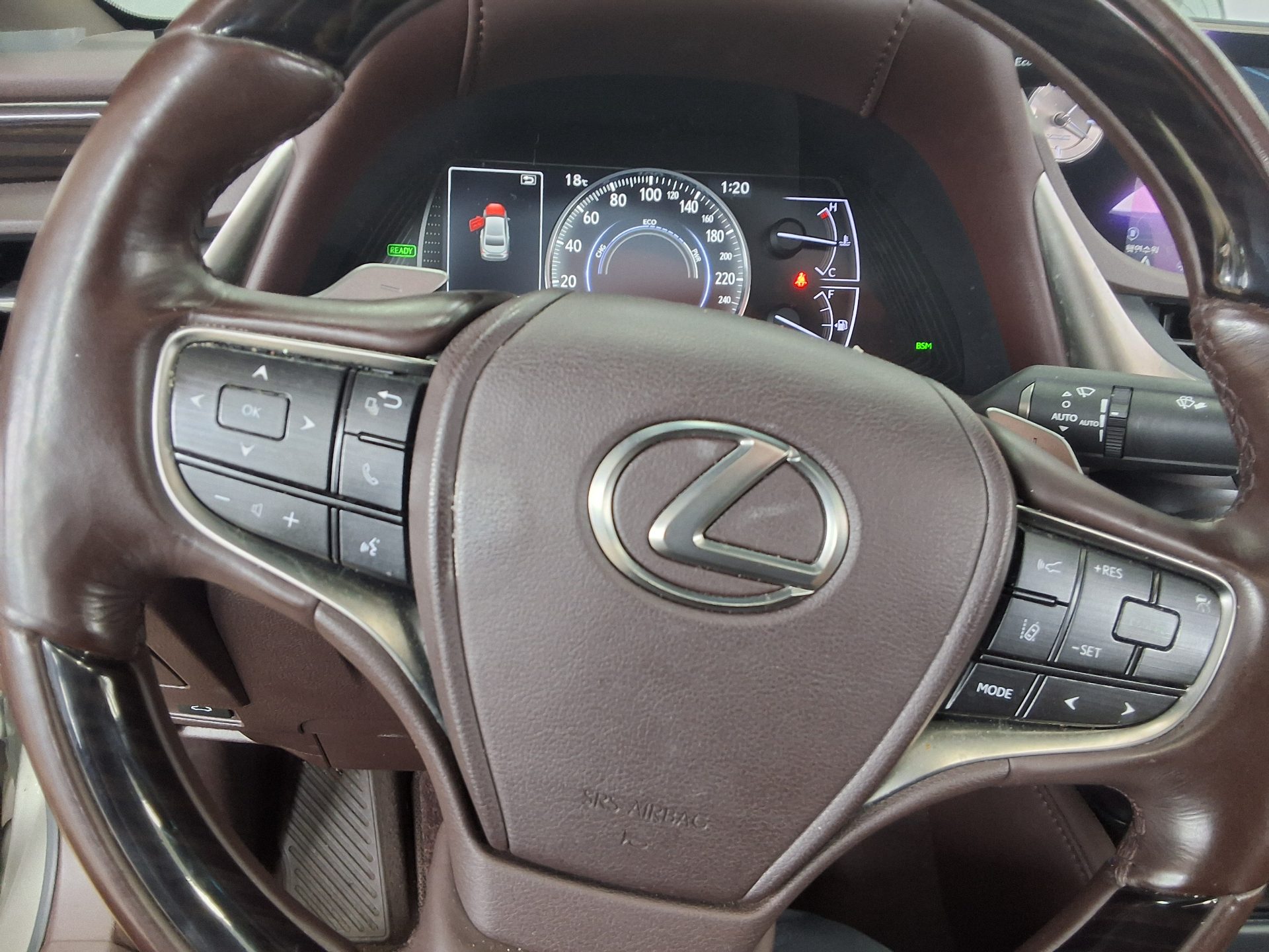 2019 - lexus es