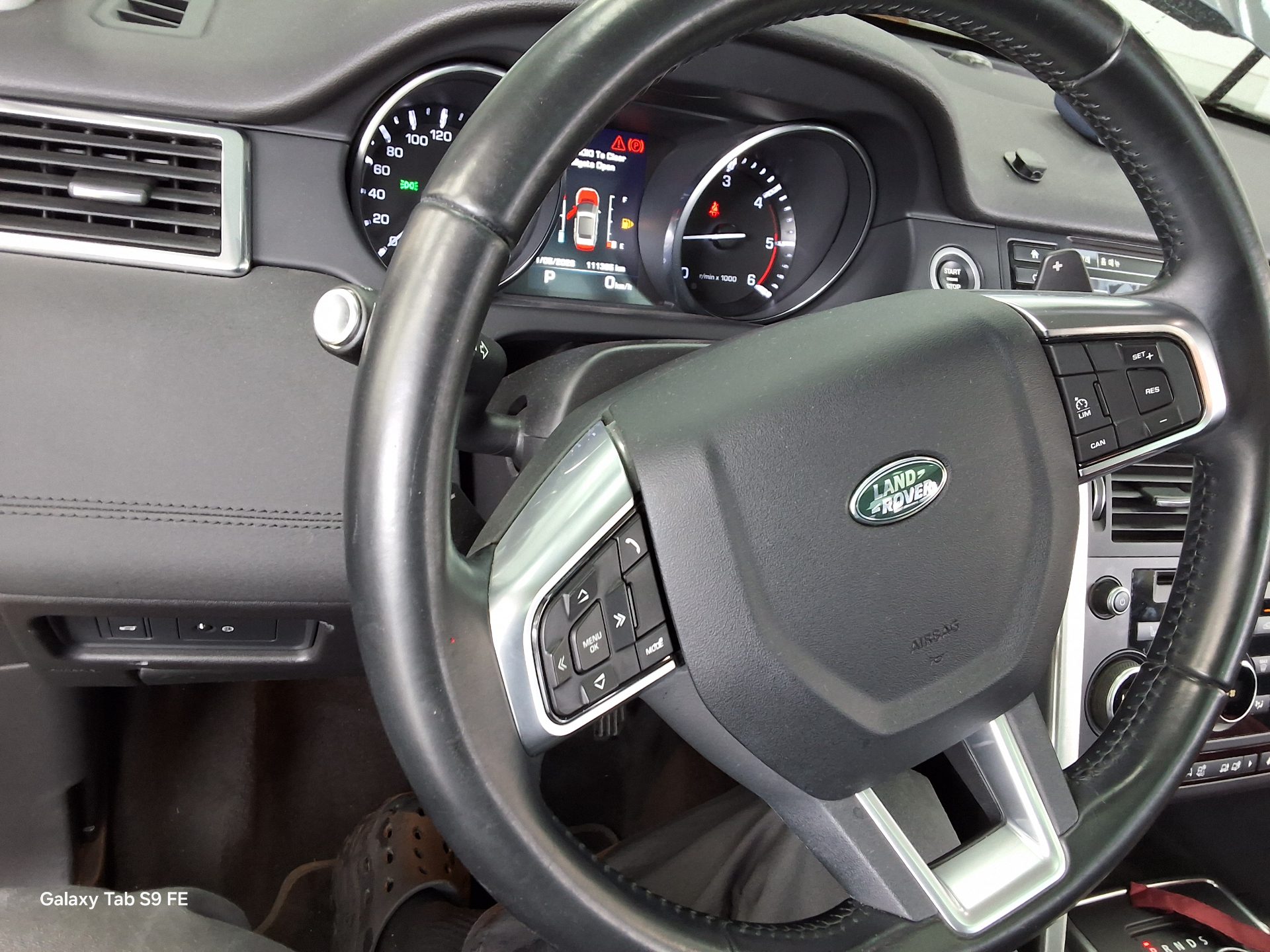 2016 - land rover discovery