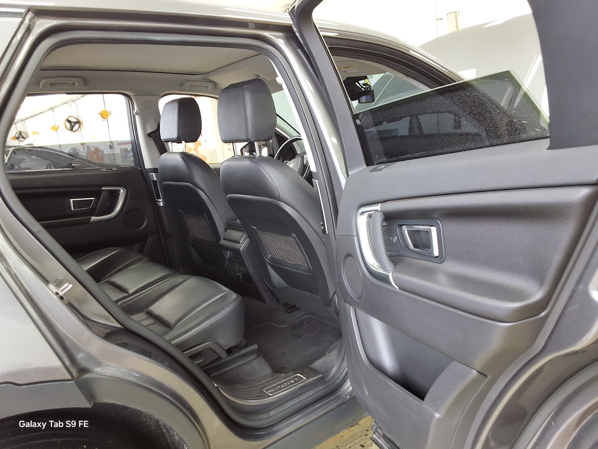2016 - land rover discovery