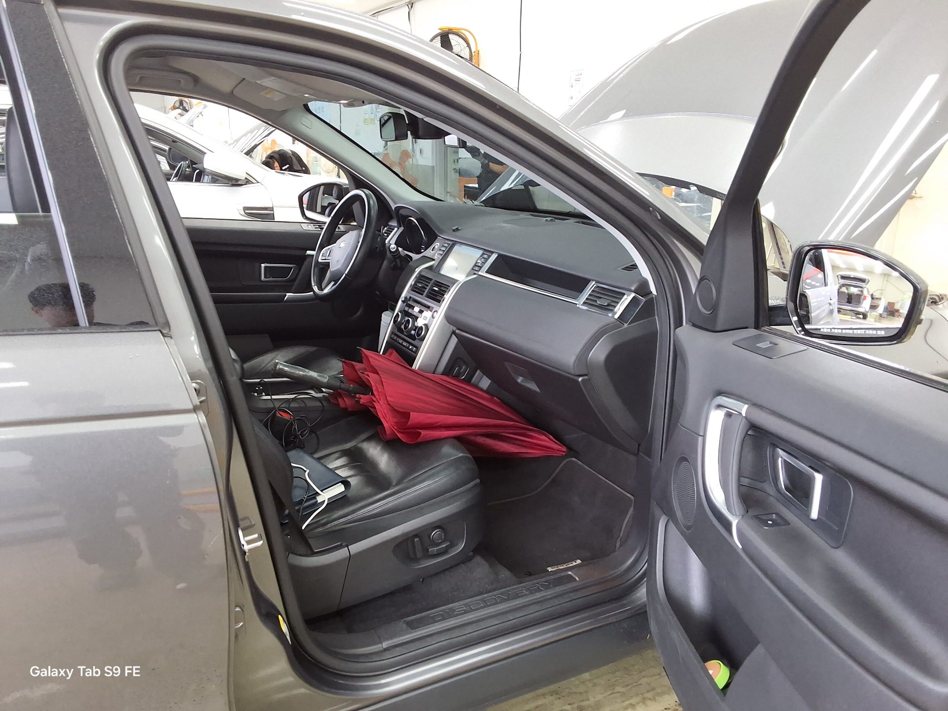 2016 - land rover discovery