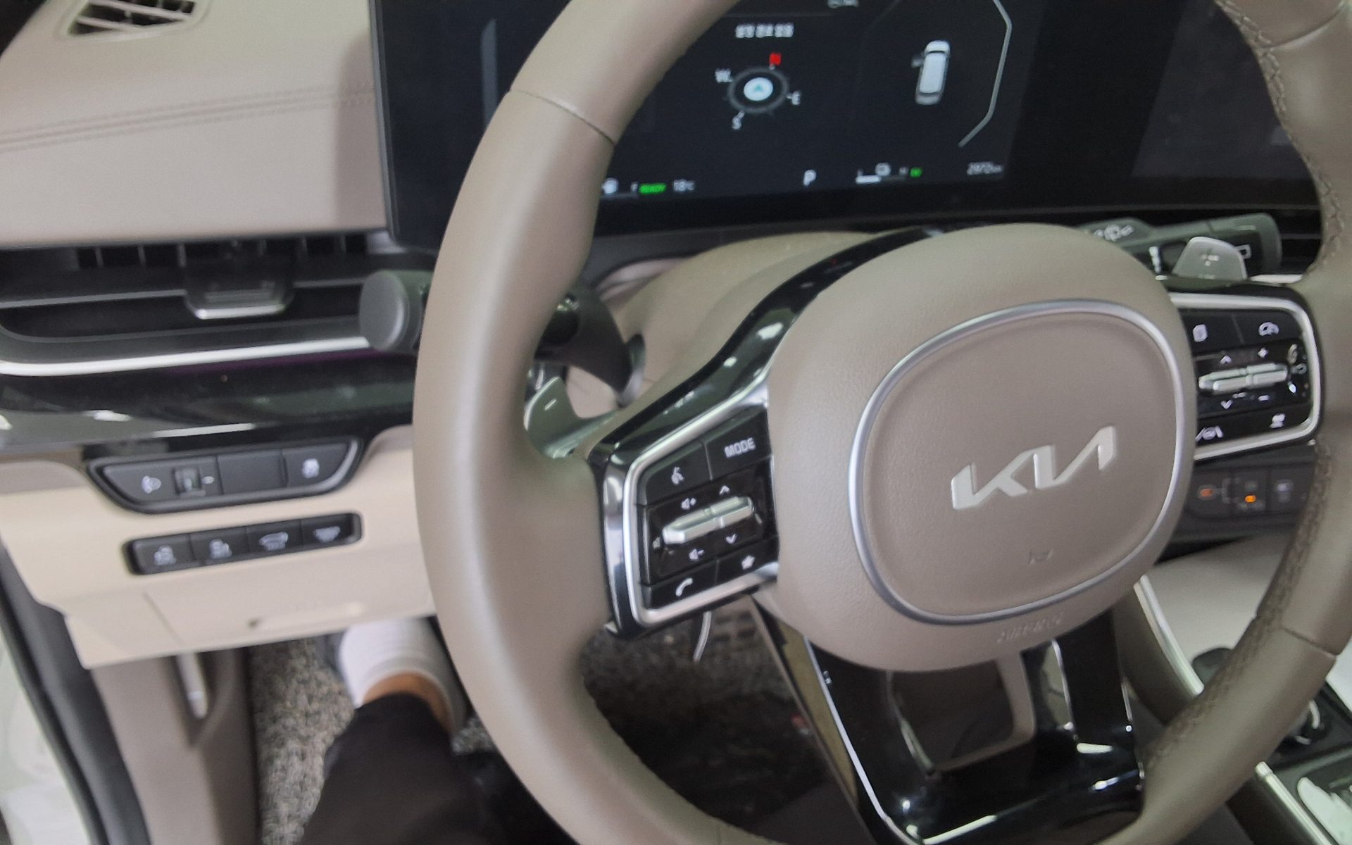 2025 - kia carnival