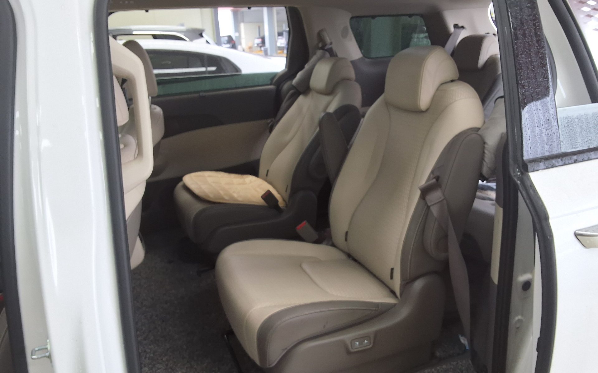 2025 - kia carnival