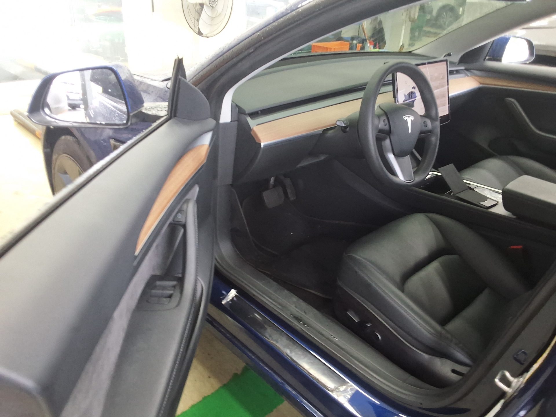 2021 - tesla model 3