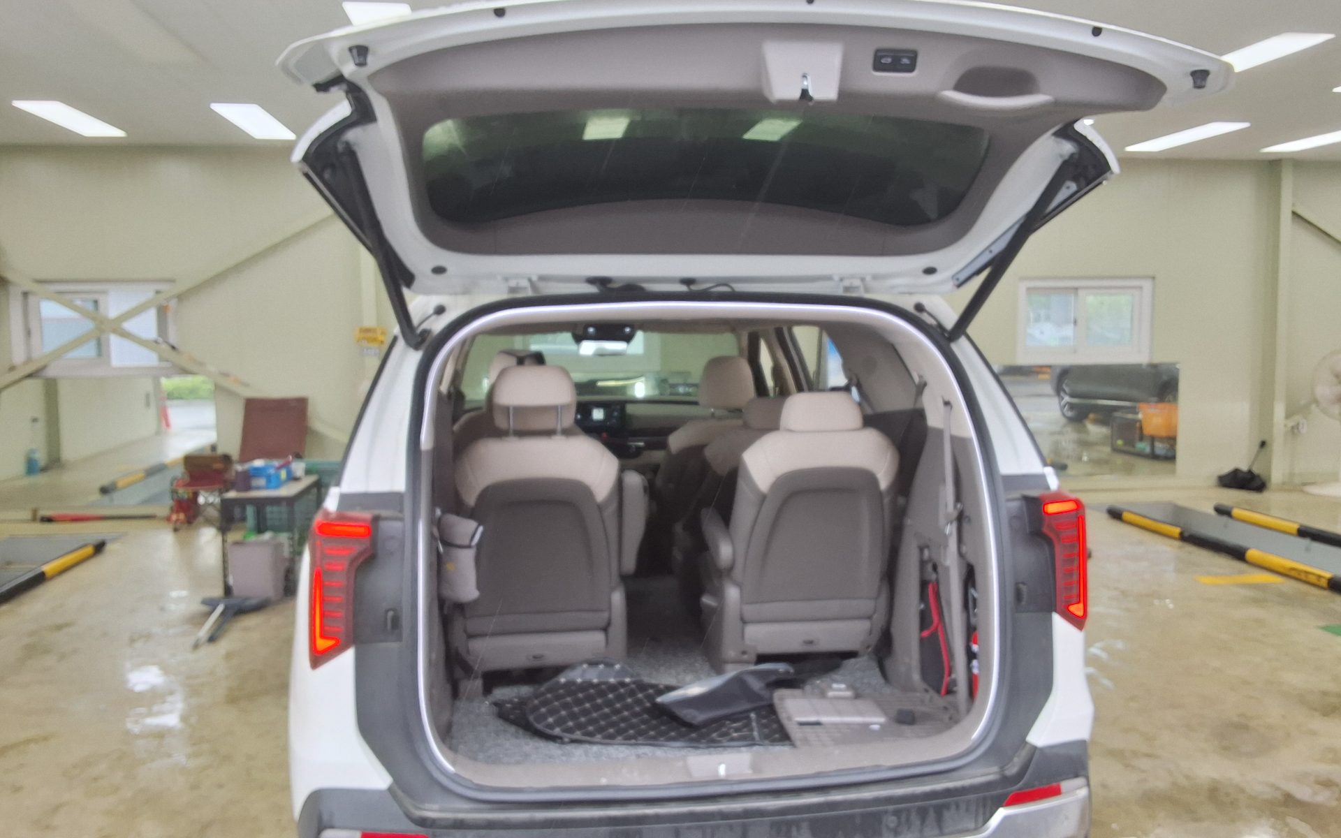 2025 - kia carnival