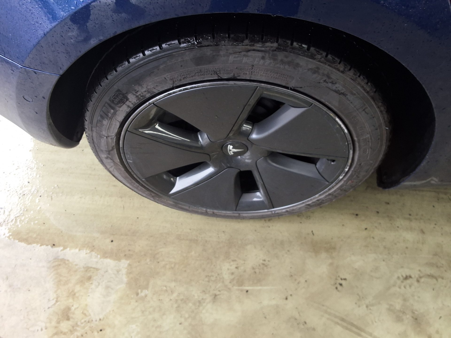 2021 - tesla model 3