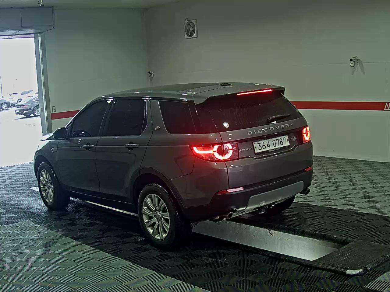 2016 - land rover discovery
