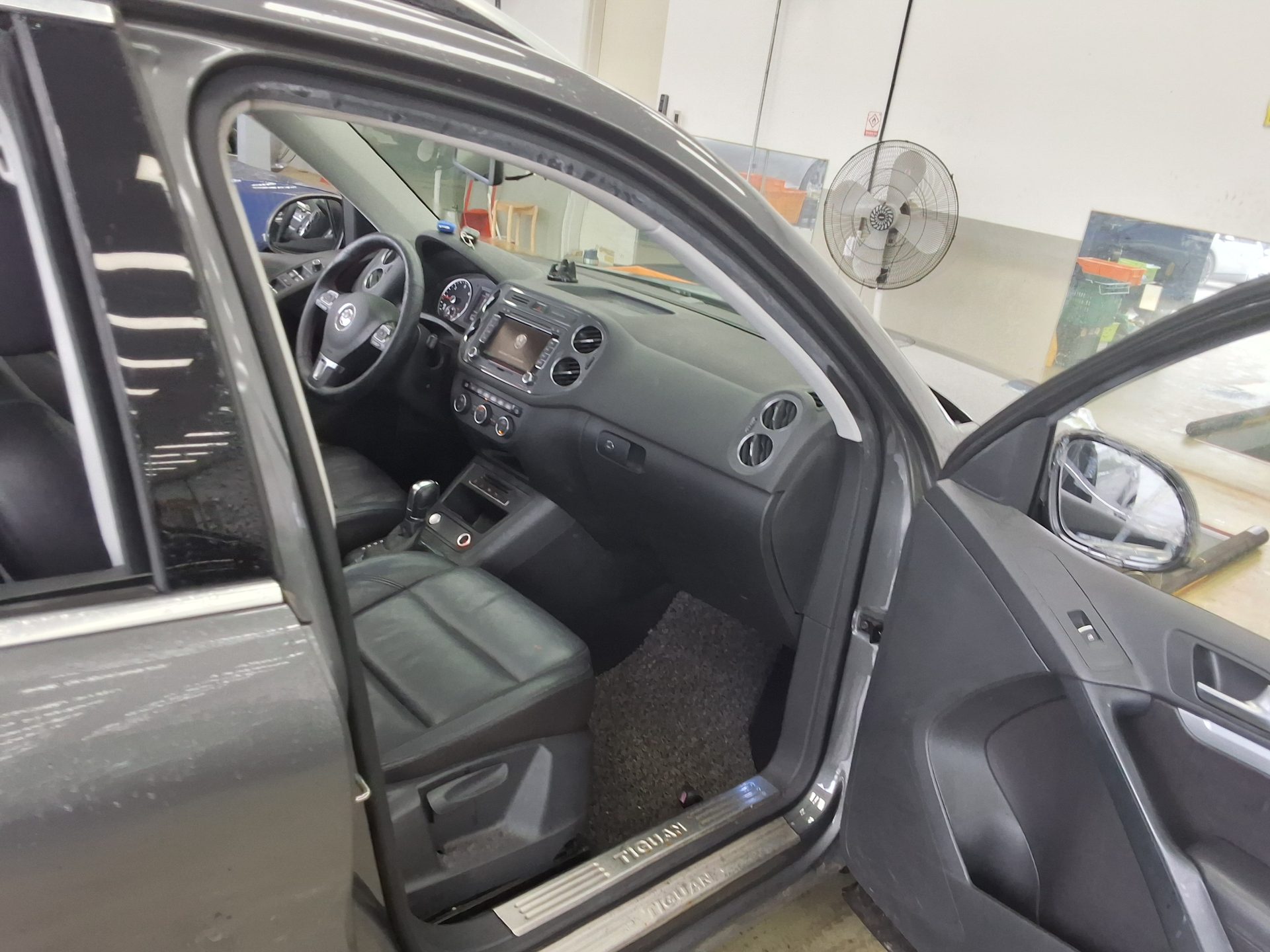 2016 - volkswagen tiguan