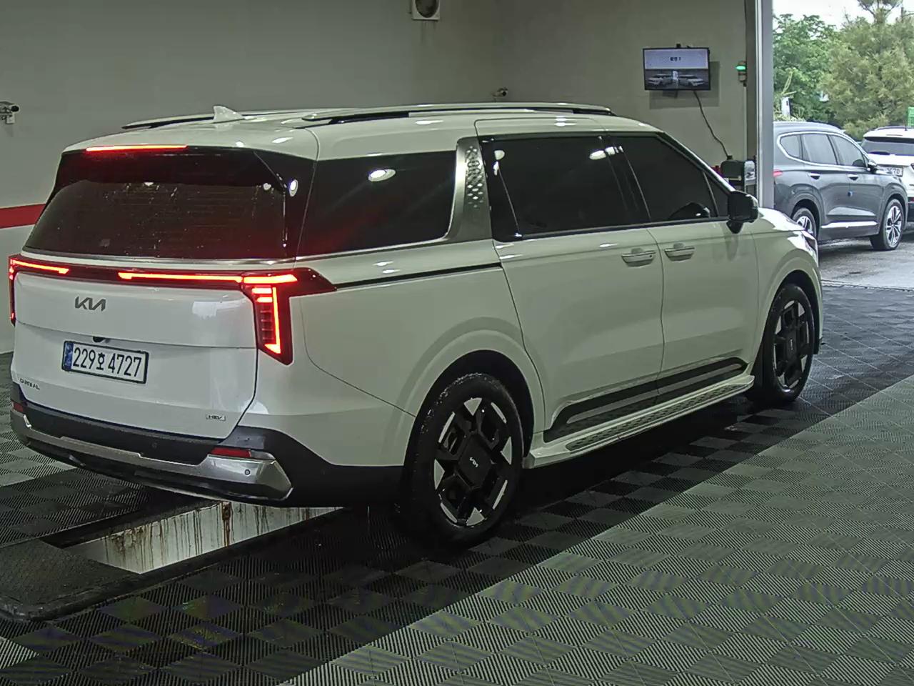 2025 - kia carnival