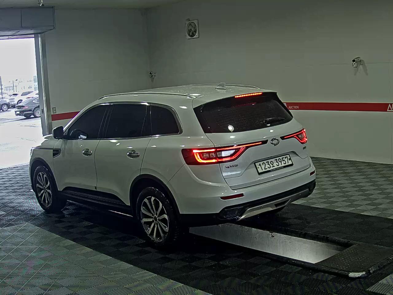 2020 - renault qm6