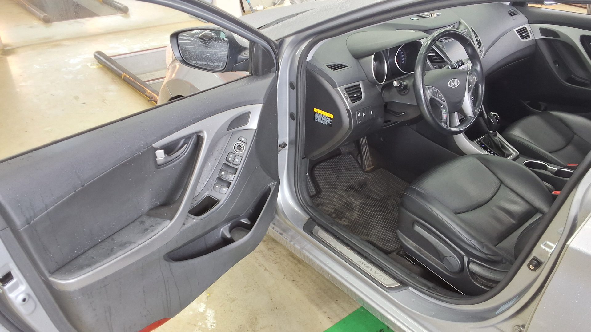 2014 - hyundai avante