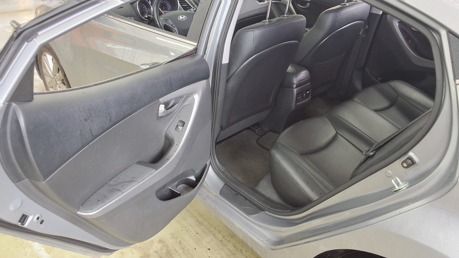 2014 - hyundai avante