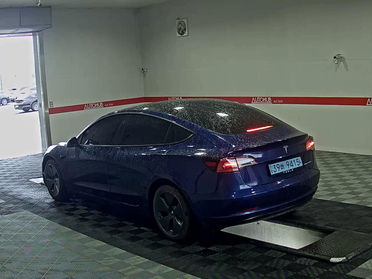 2021 - tesla model 3