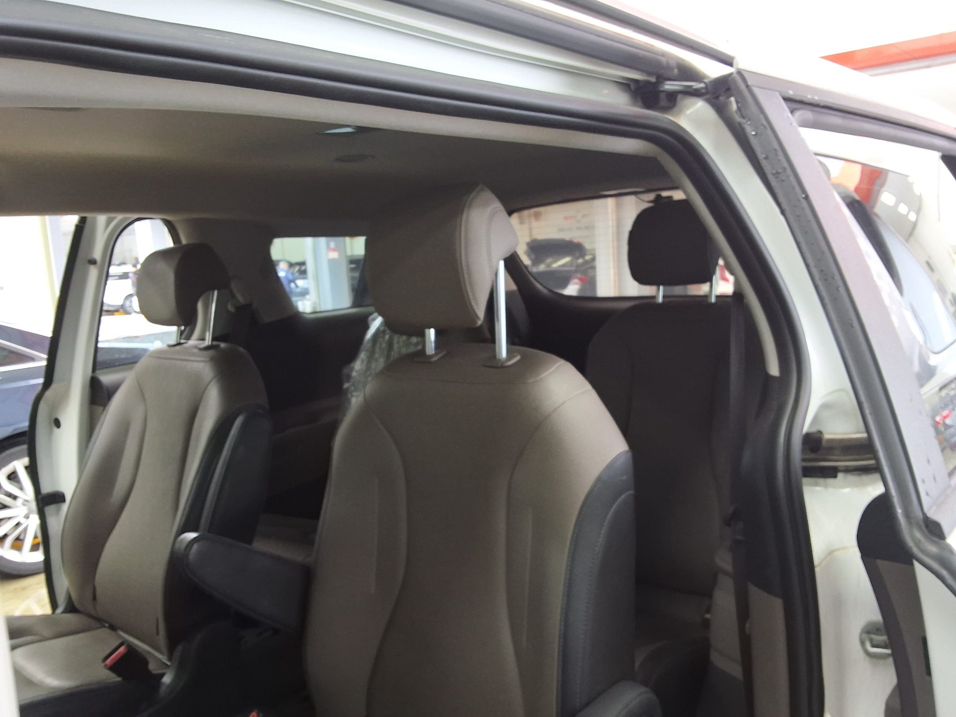 2025 - kia carnival