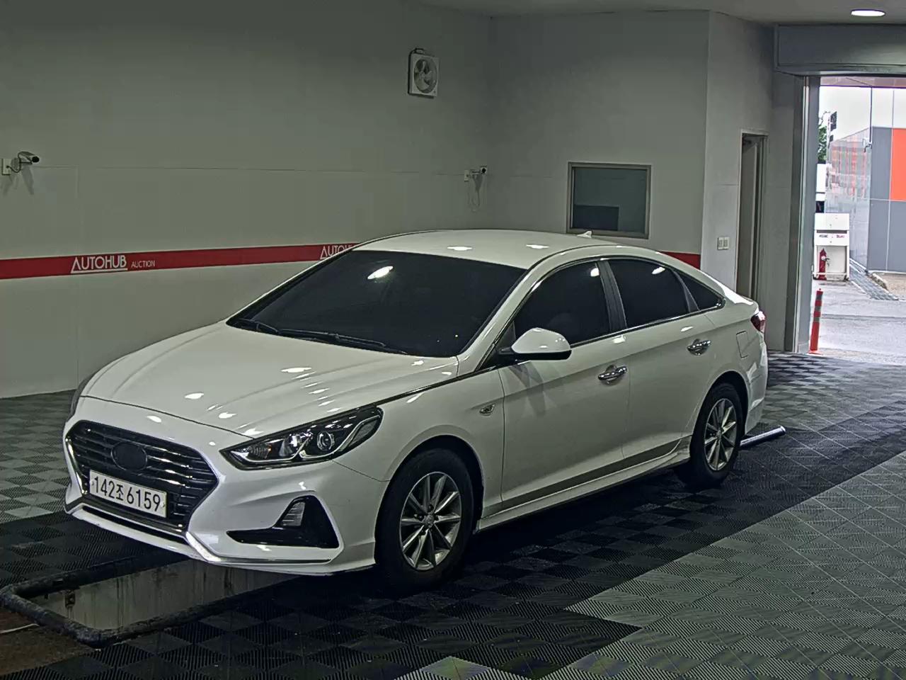 HYUNDAI LF SONATA RISE LPi RENTAL CAR