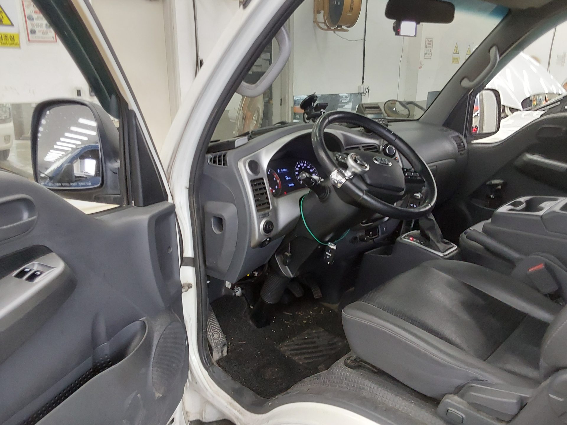 2021 - kia bongo
