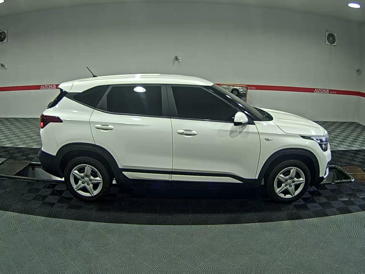 2023 - kia seltos