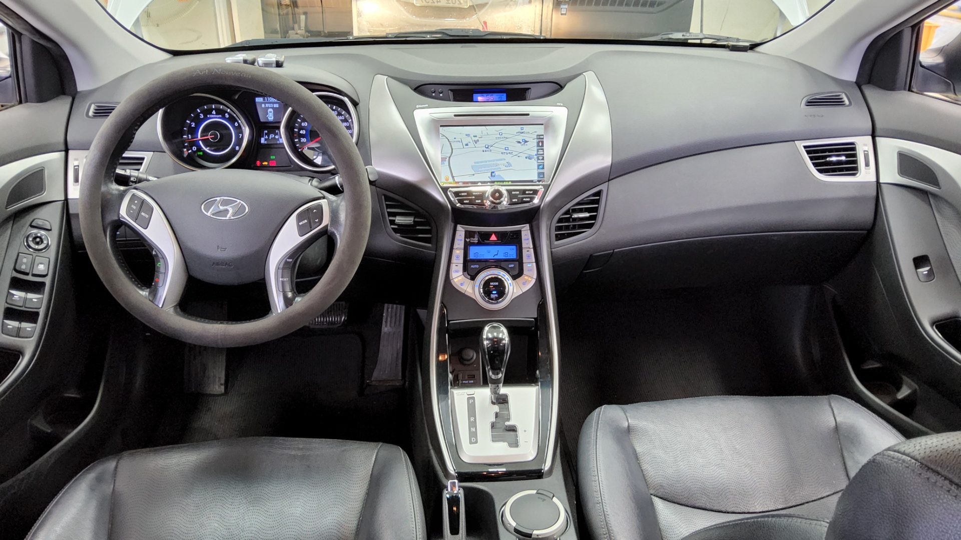 2011 - hyundai avante