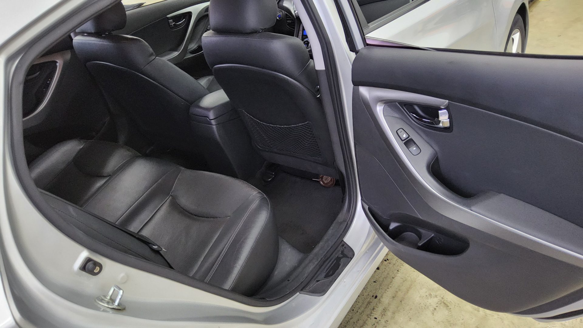 2011 - hyundai avante