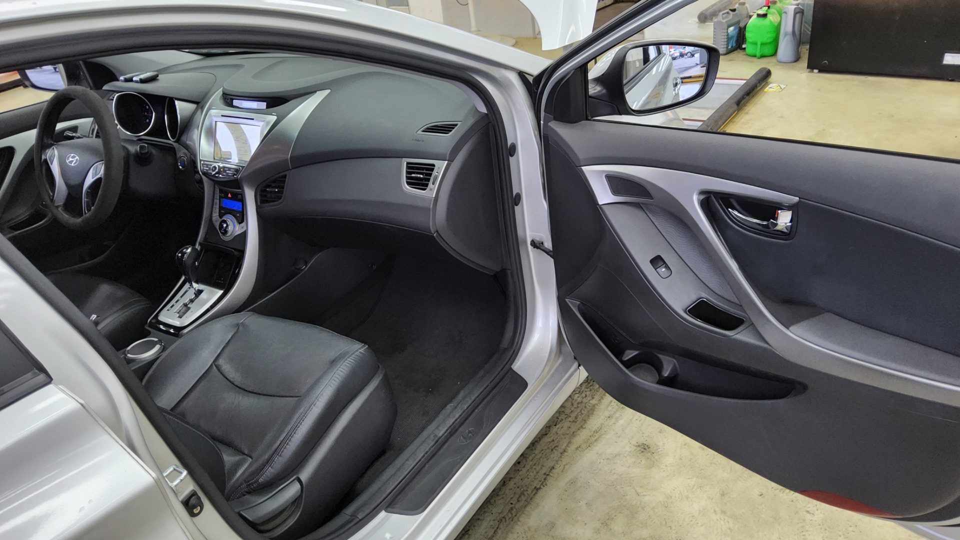 2011 - hyundai avante