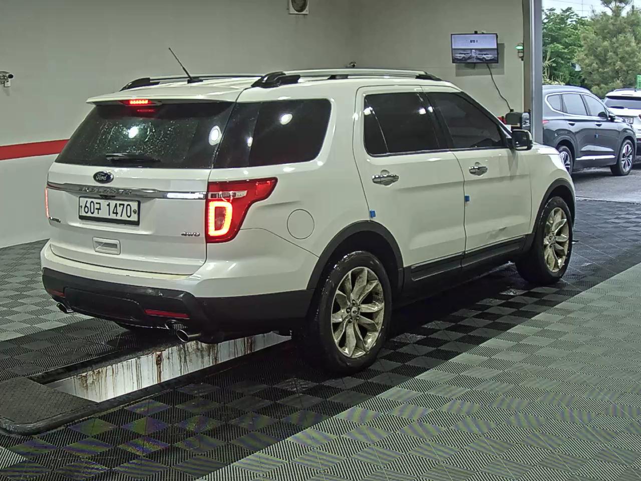 2013 - ford explorer
