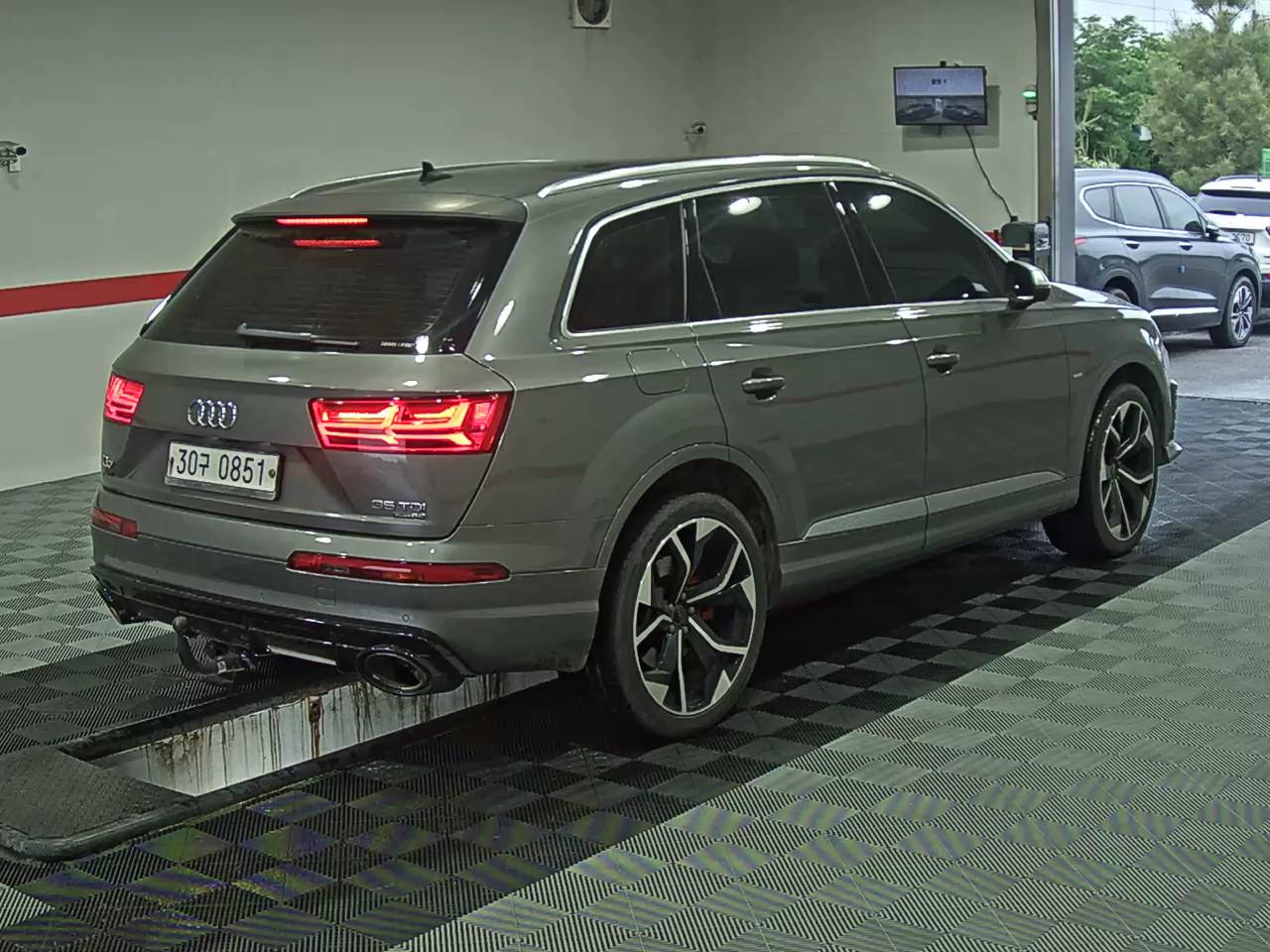 2016 - audi q7