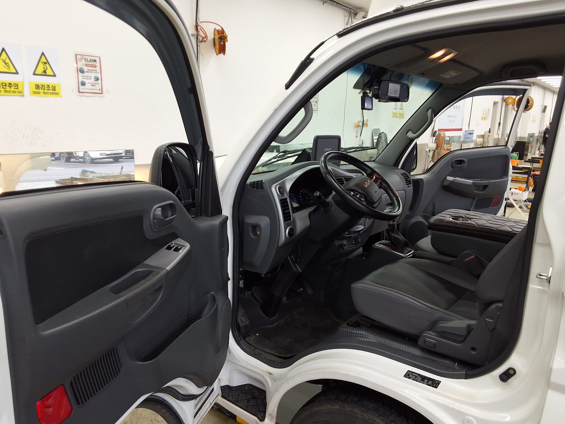 2023 - kia bongo