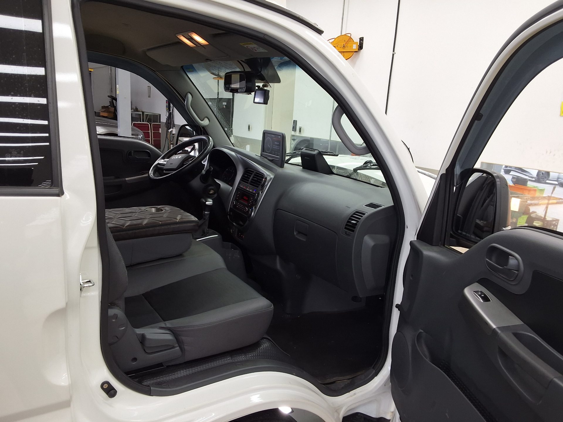 2023 - kia bongo