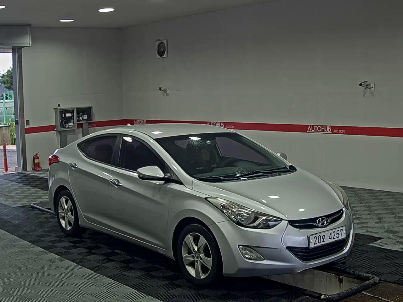 2011 - hyundai avante