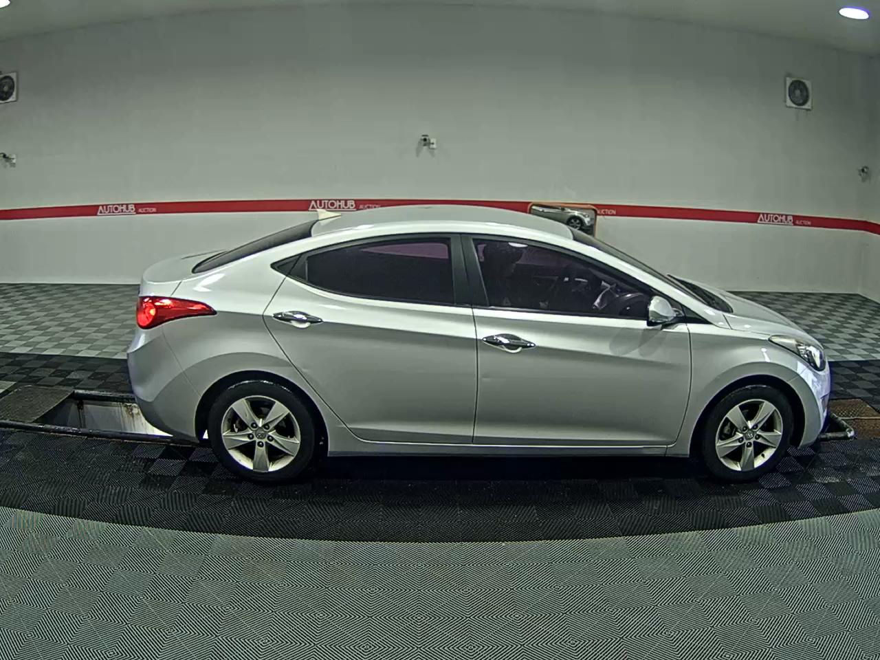 2011 - hyundai avante