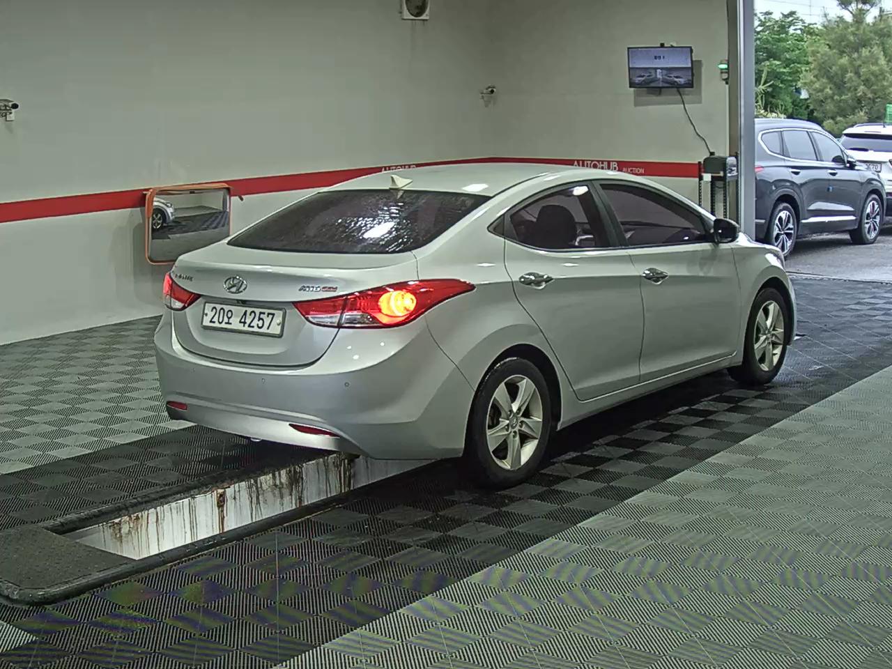 2011 - hyundai avante