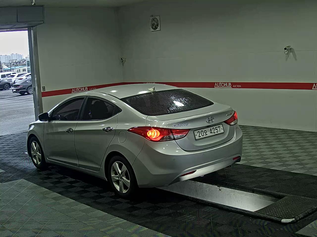 2011 - hyundai avante