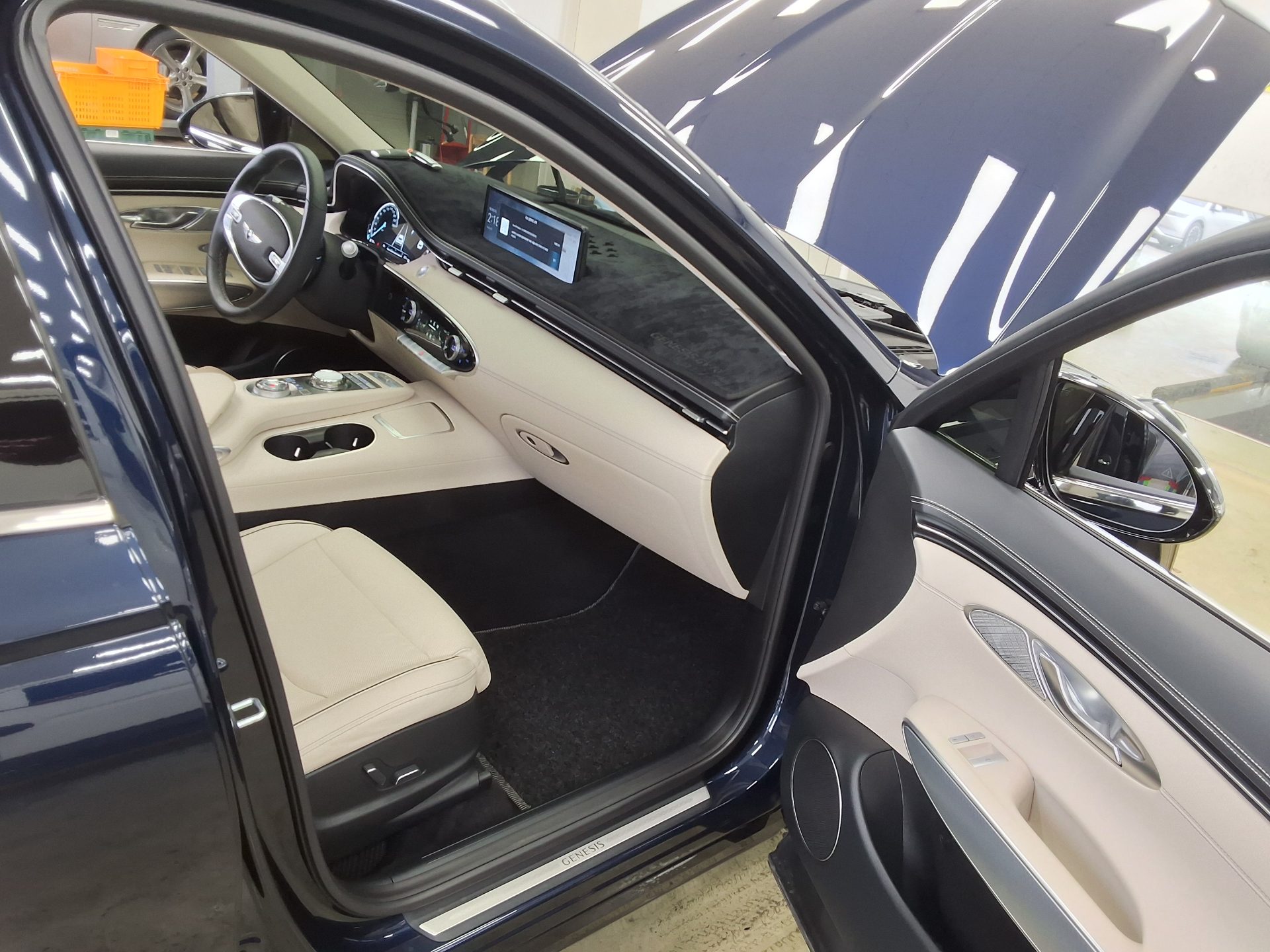 2022 - genesis gv70