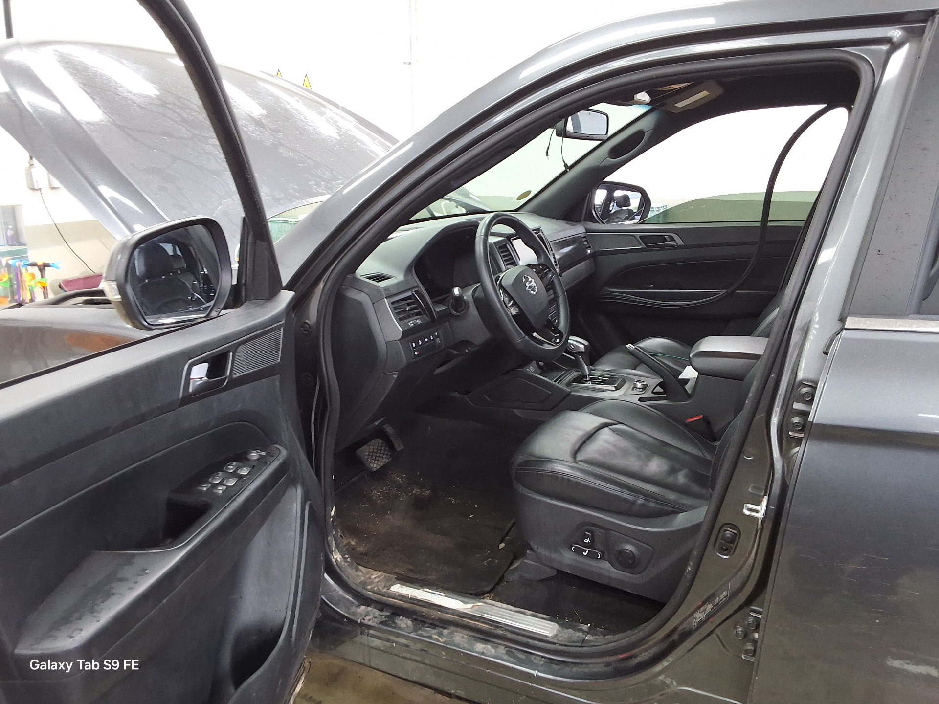 2023 - ssangyong rexton