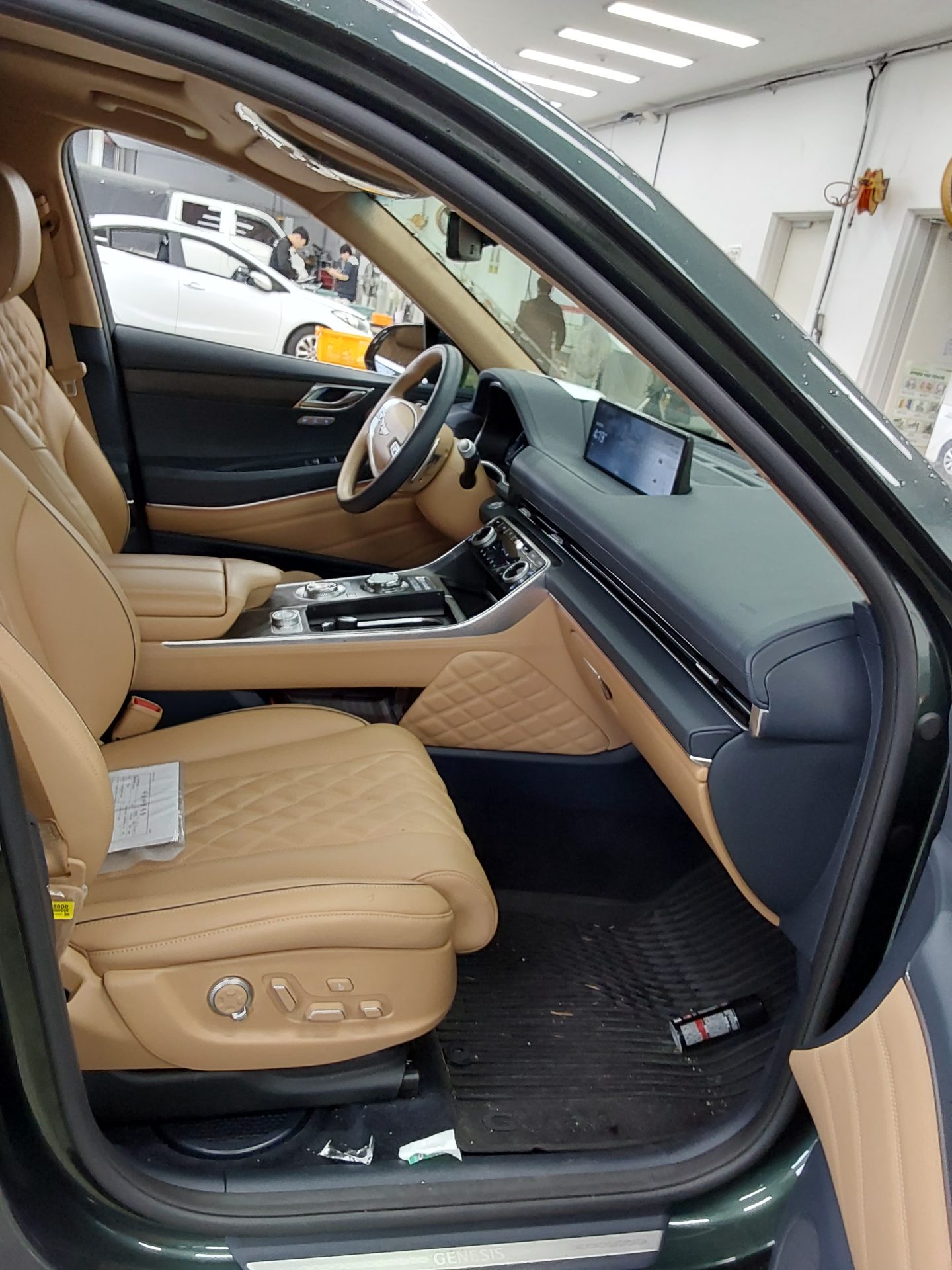 2023 - genesis gv80