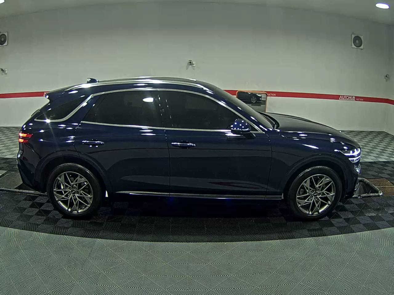 2022 - genesis gv70