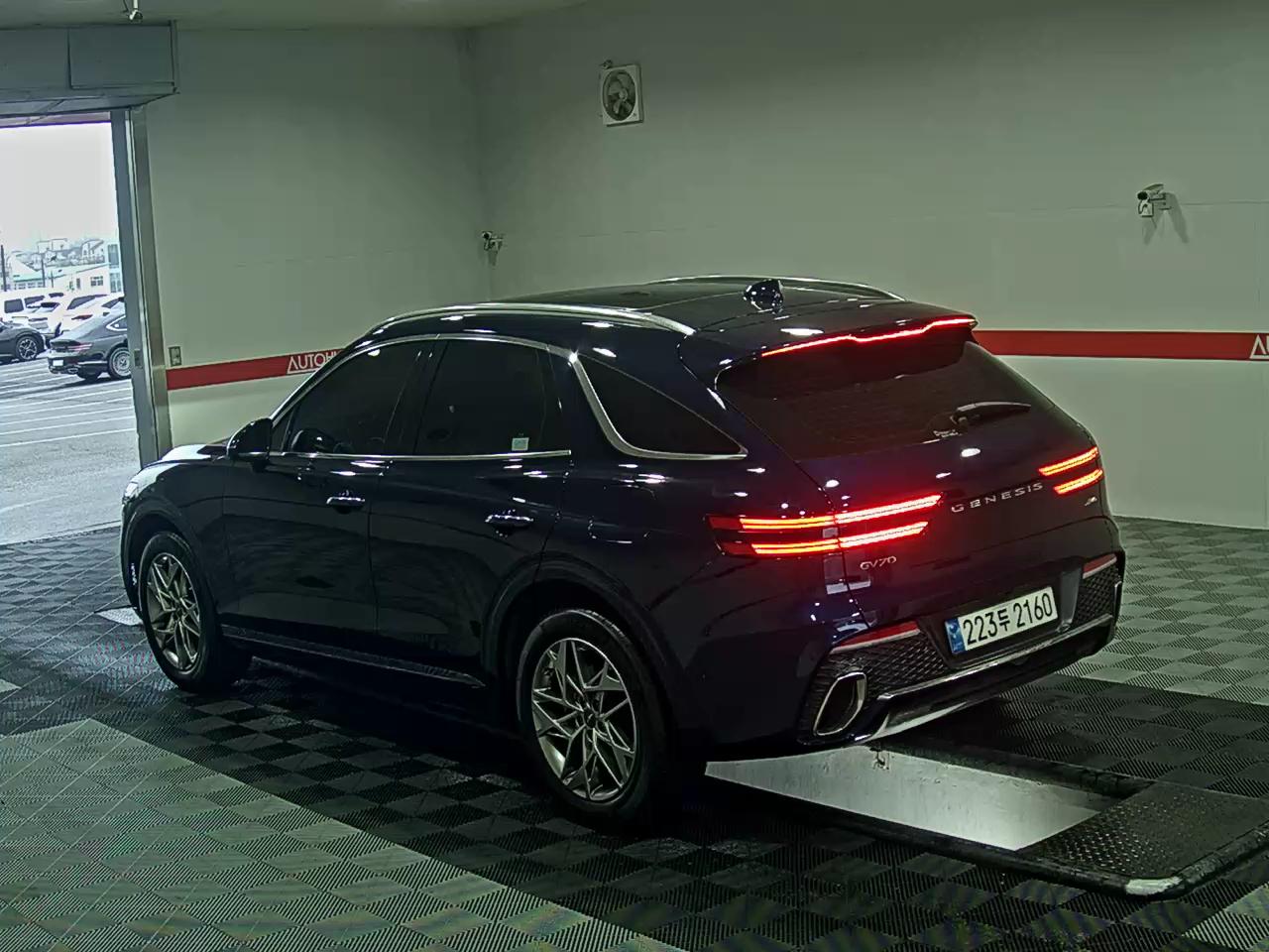 2022 - genesis gv70