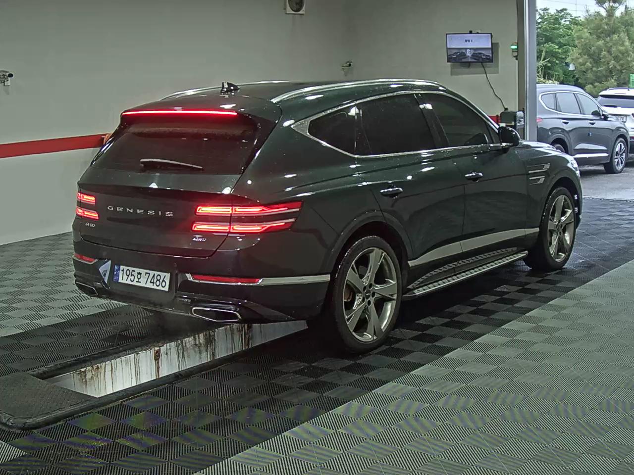 2023 - genesis gv80