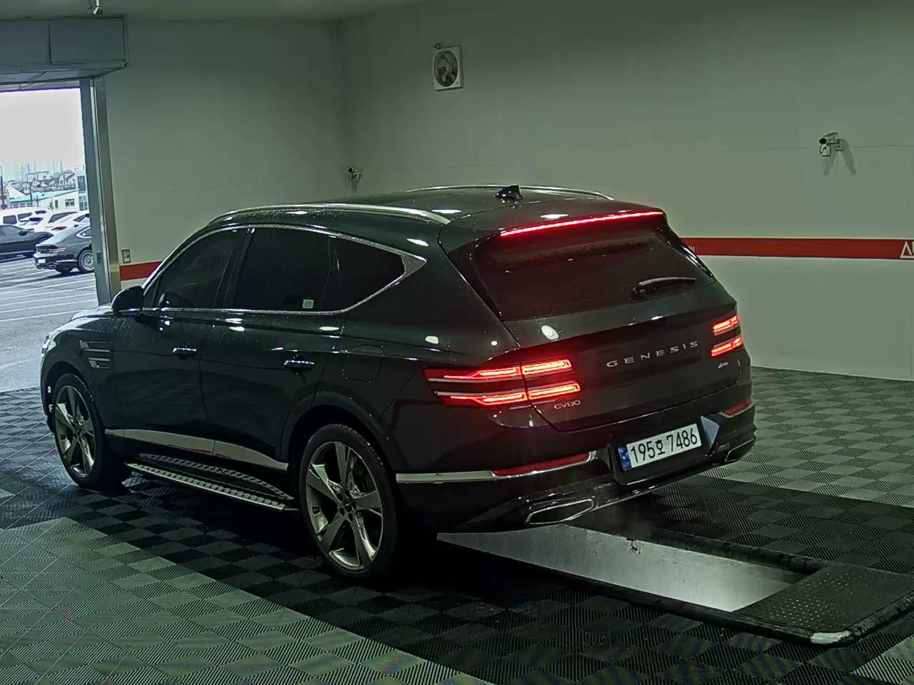 2023 - genesis gv80