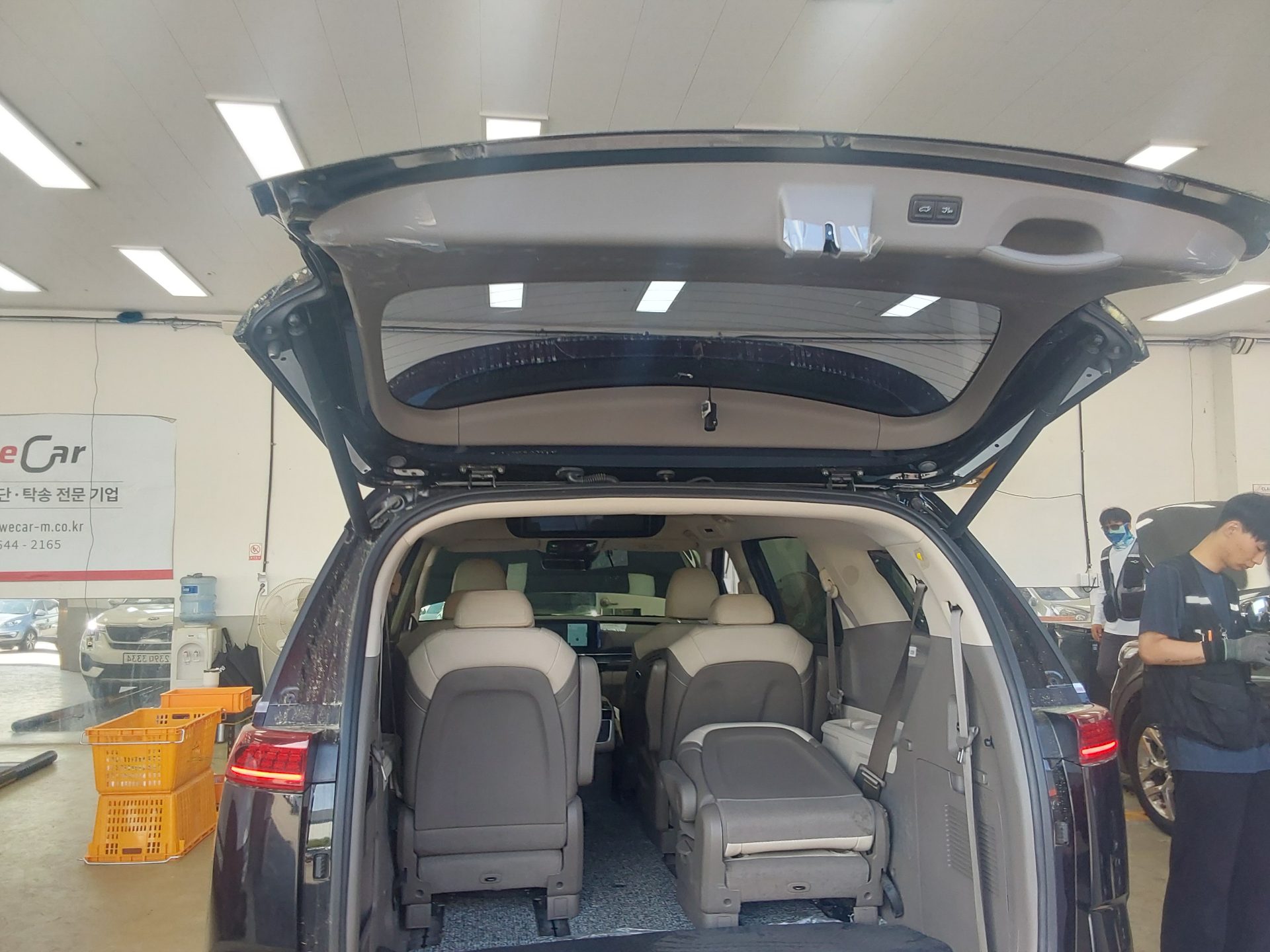 2023 - kia carnival