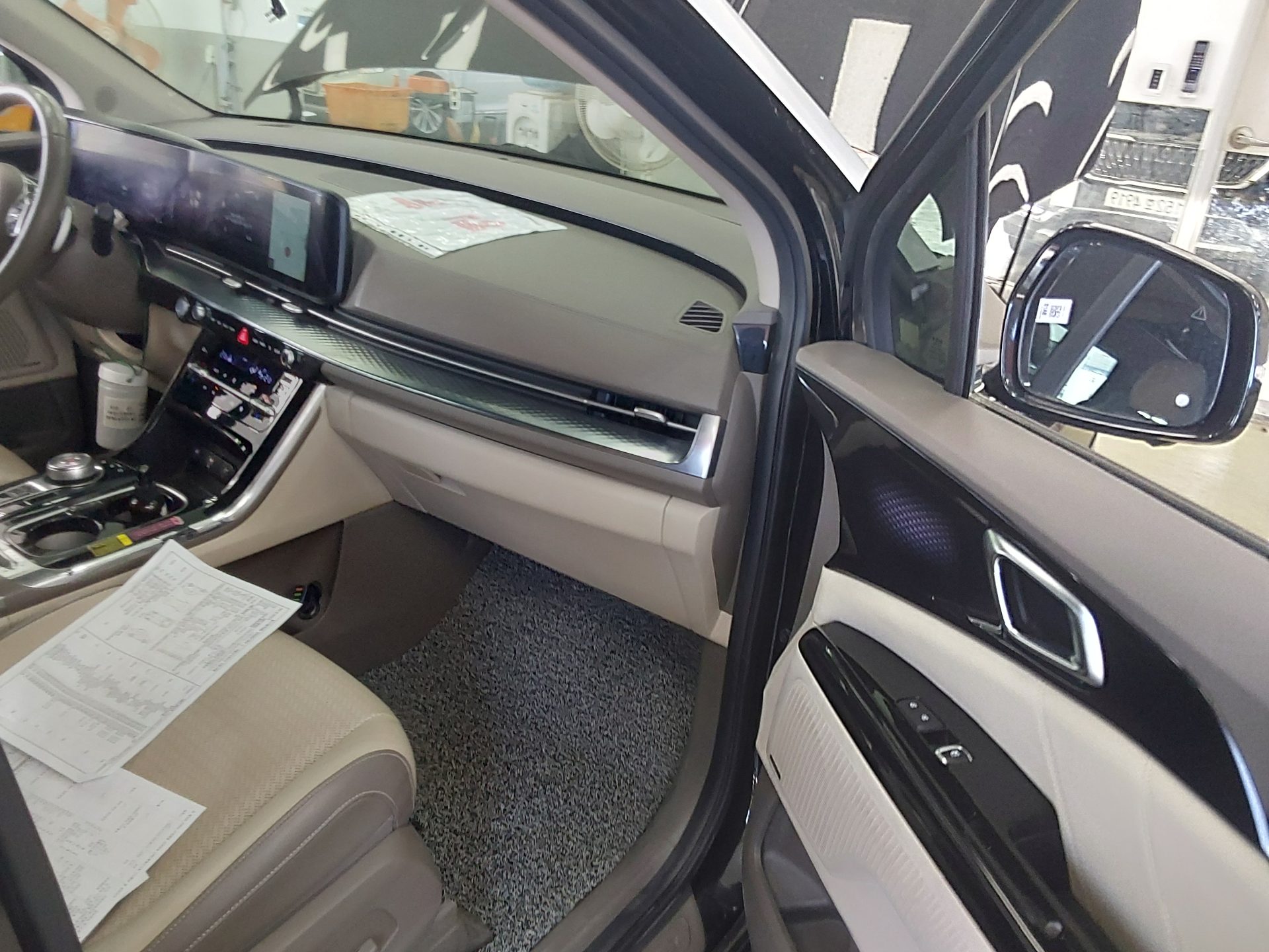 2023 - kia carnival