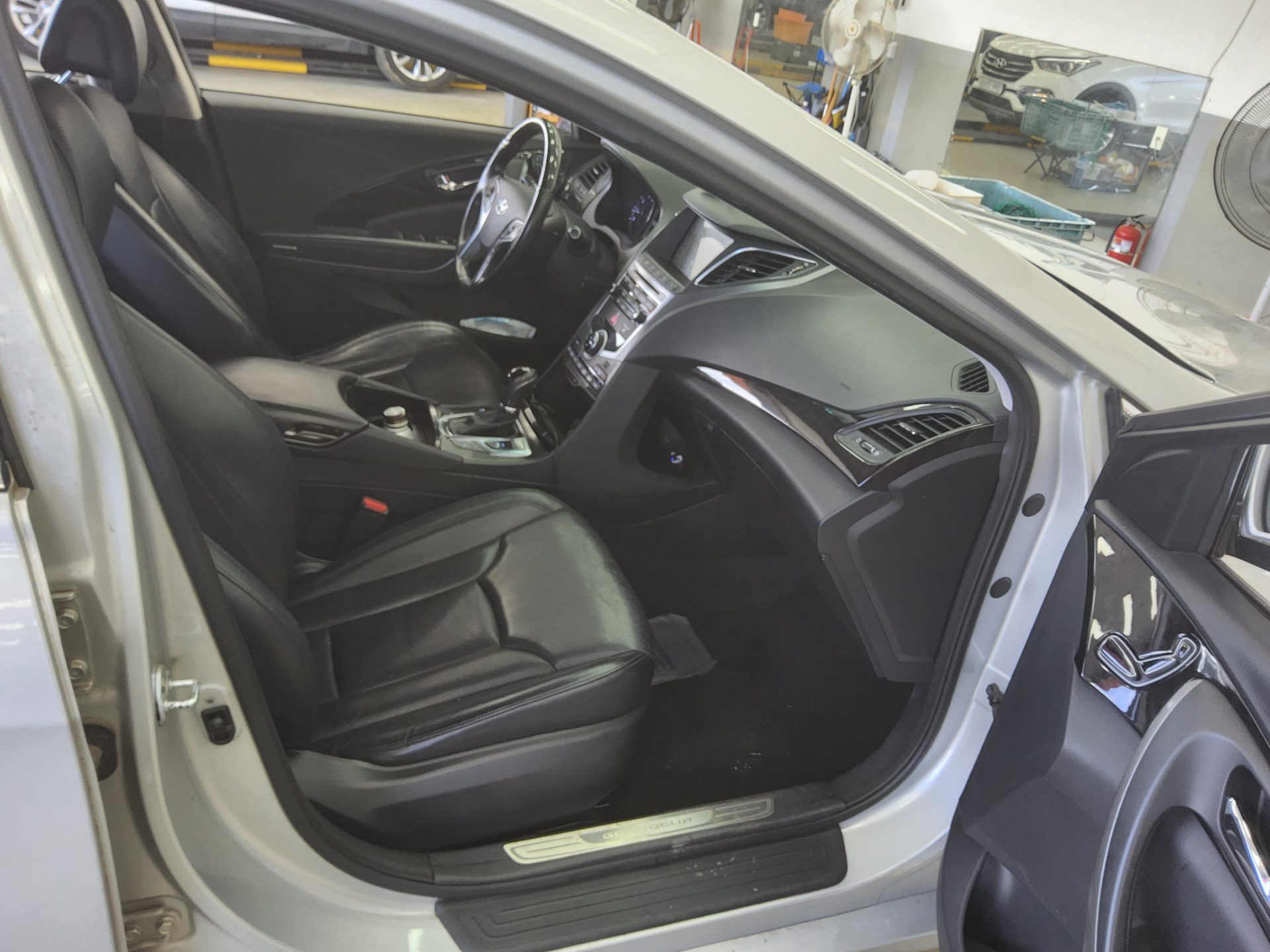2016 - hyundai grandeur