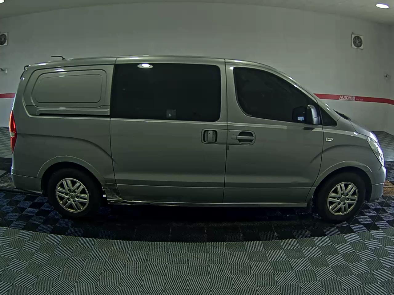 2018 - hyundai grand starex