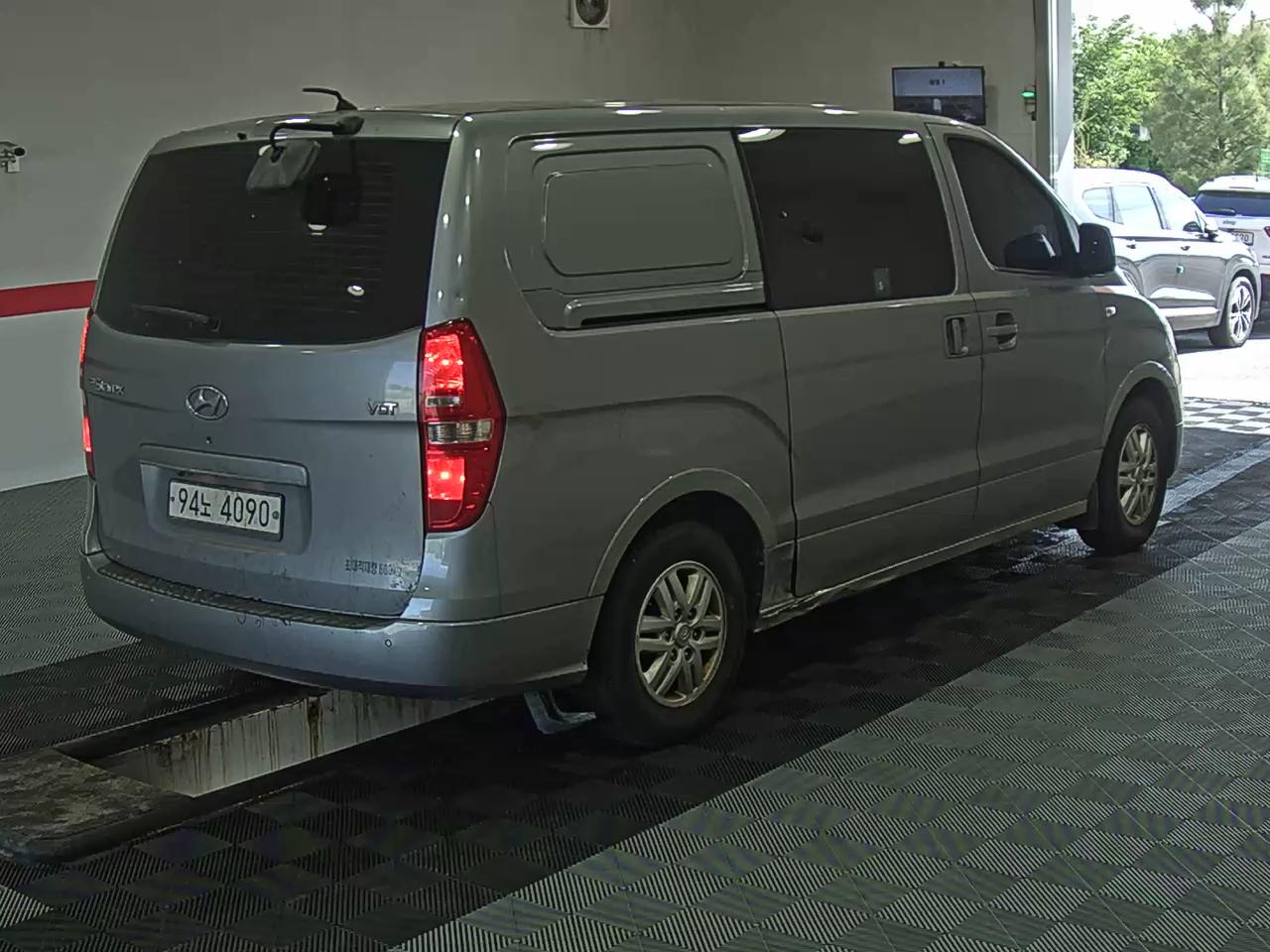 2018 - hyundai grand starex