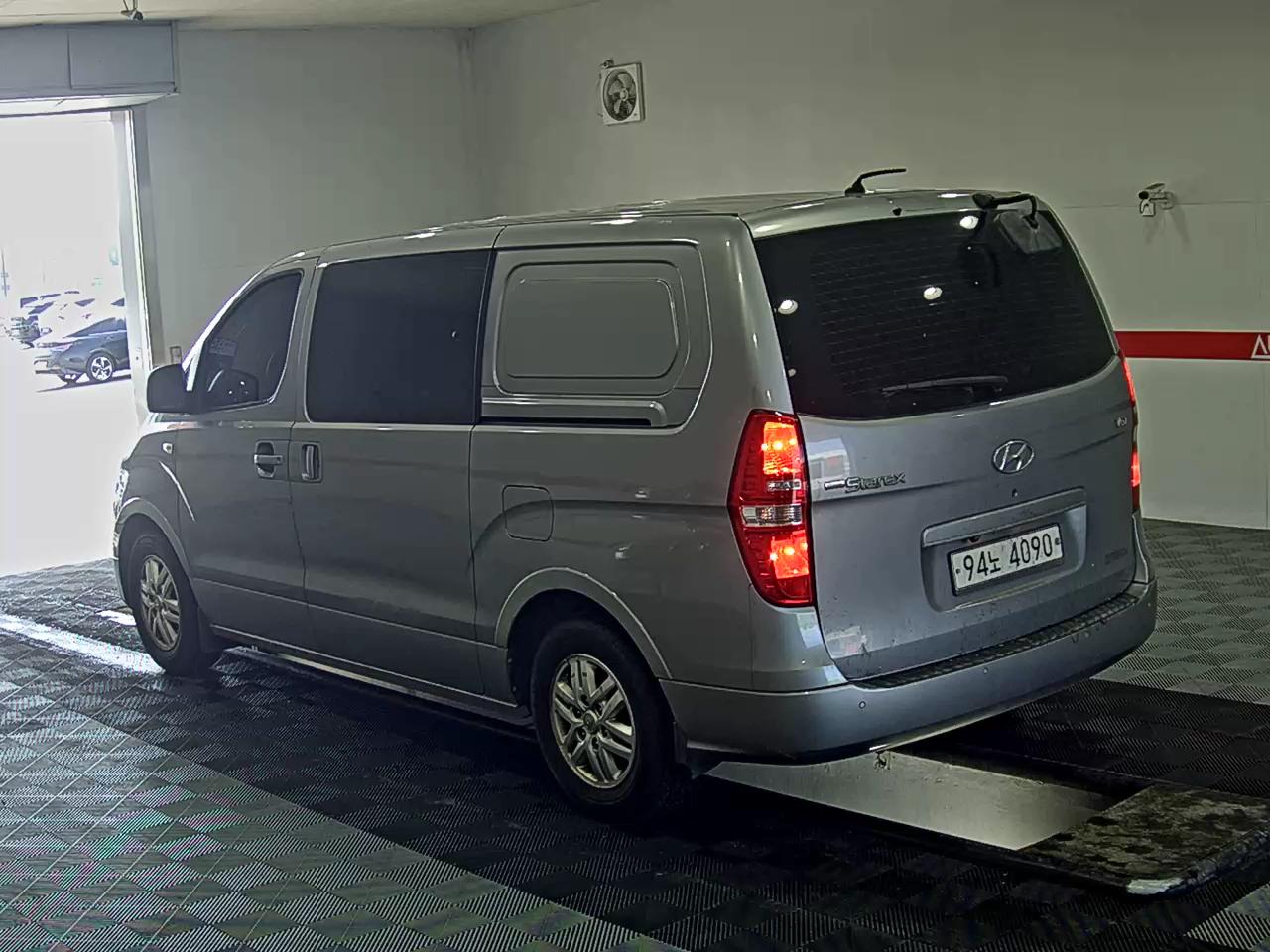 2018 - hyundai grand starex