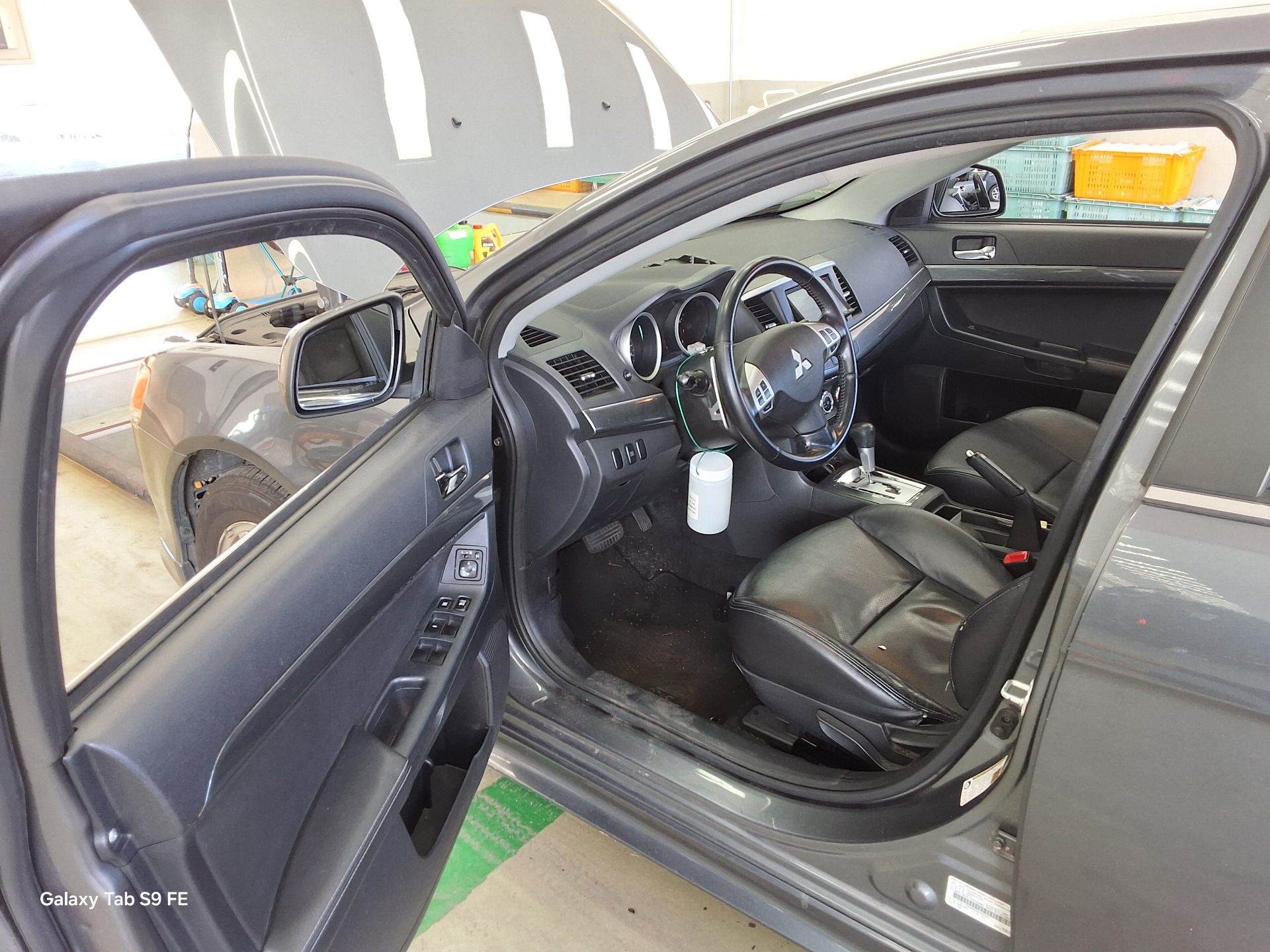 2010 - mitsubishi lnacer