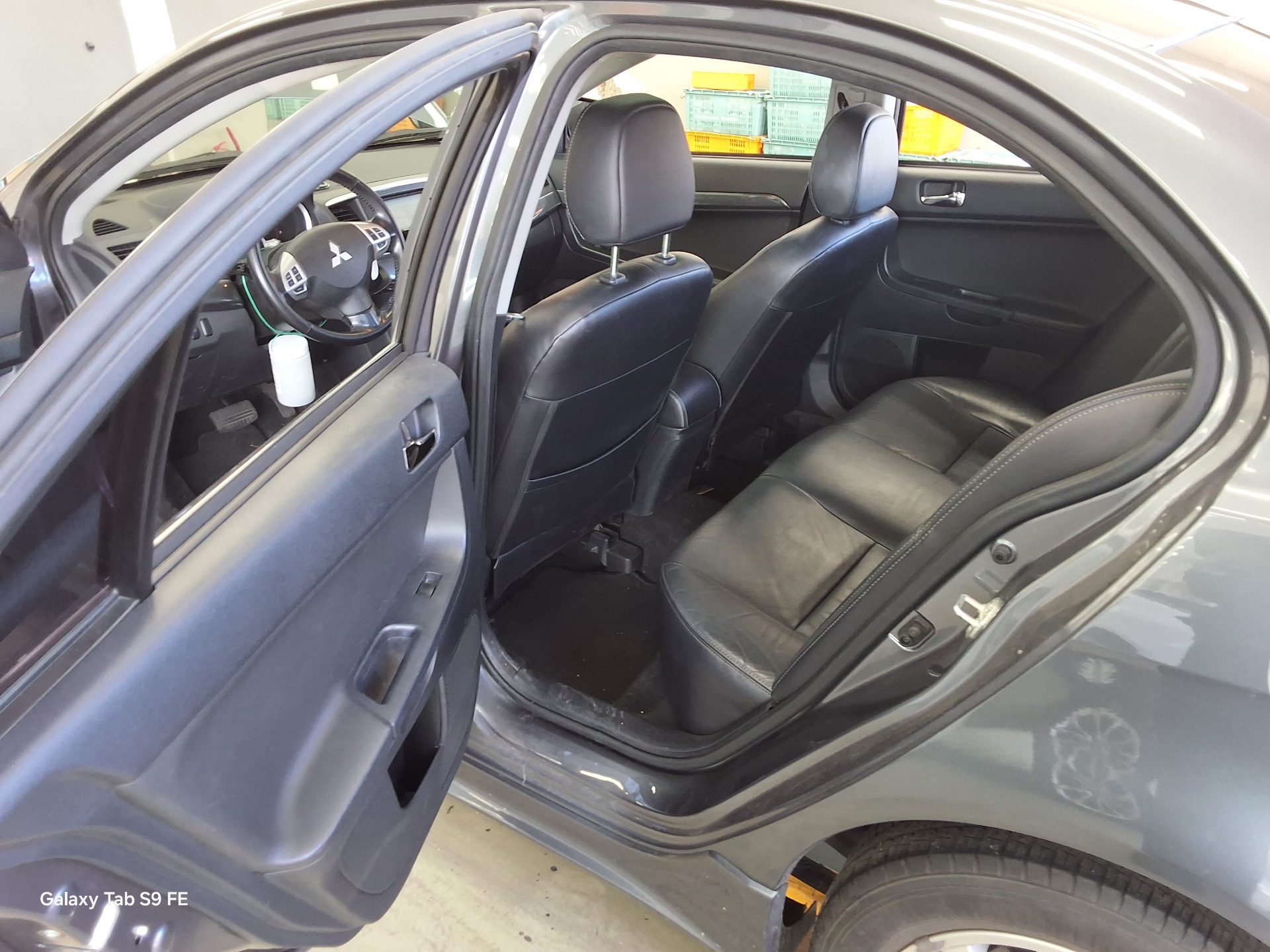 2010 - mitsubishi lnacer