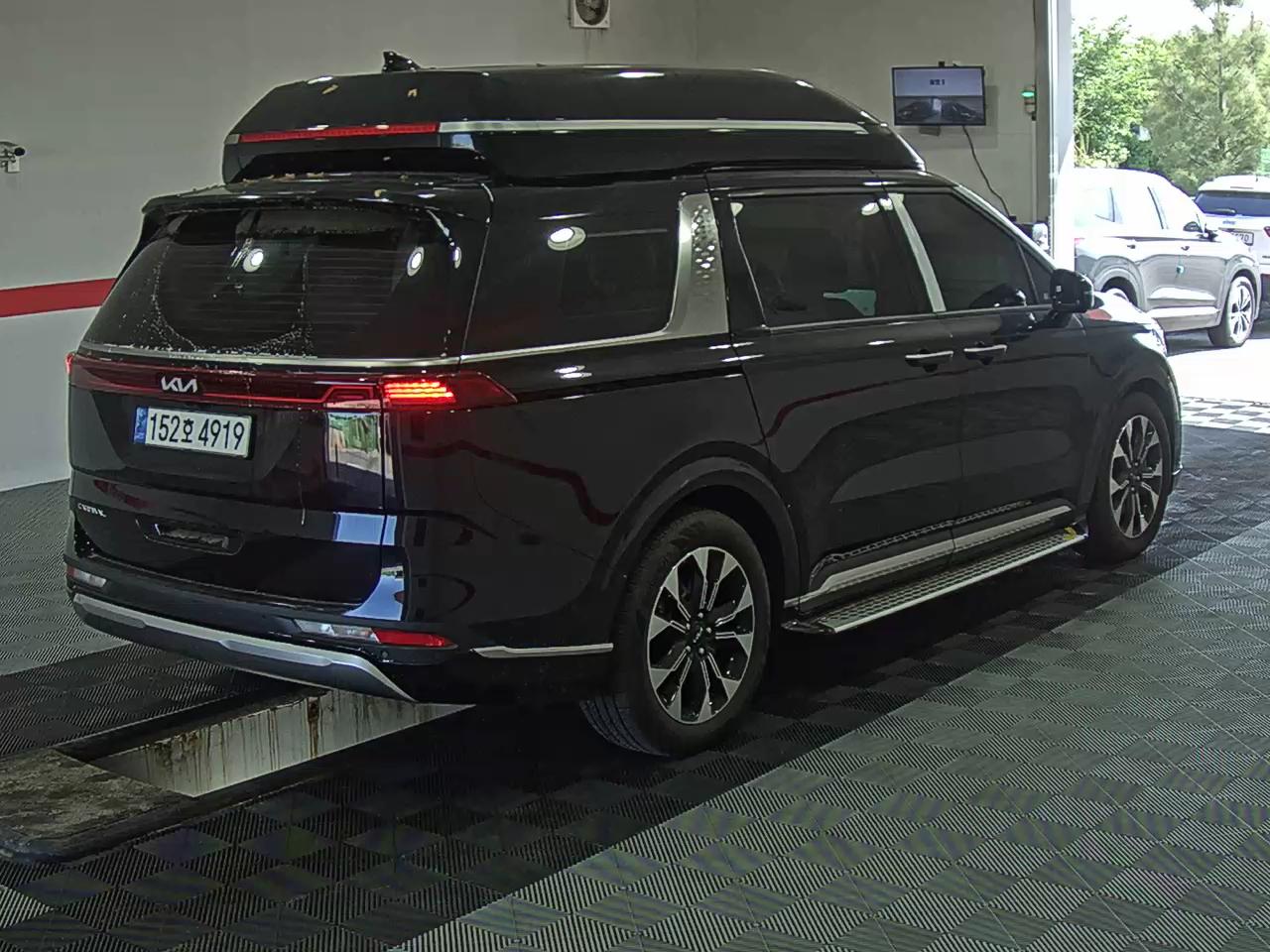 2023 - kia carnival
